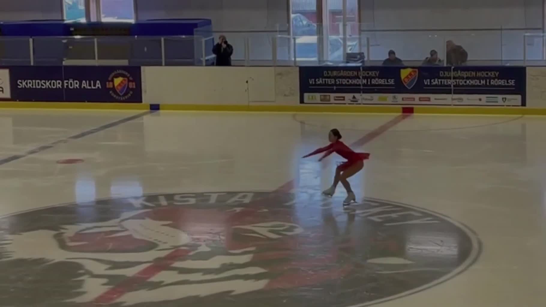 Antonia Kolano | Ice skating